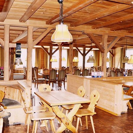 Hotel Loewen Lungern Bagian luar foto