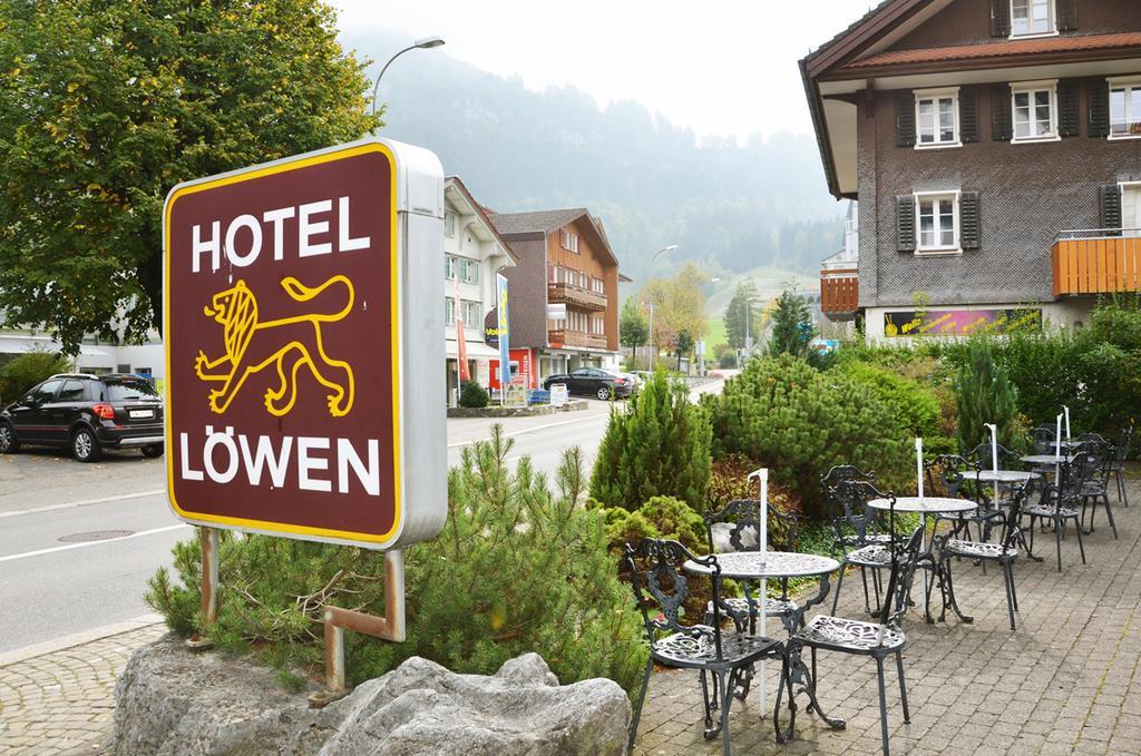 Hotel Loewen Lungern Bagian luar foto