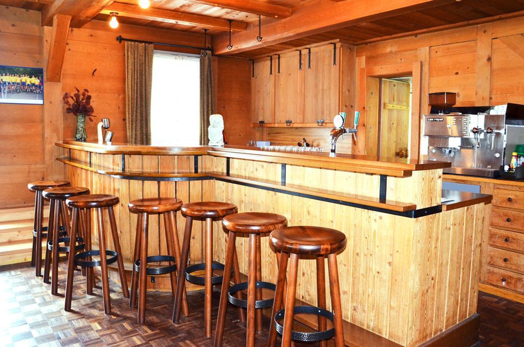 Hotel Loewen Lungern Bagian luar foto