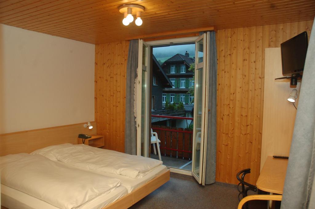 Hotel Loewen Lungern Bagian luar foto
