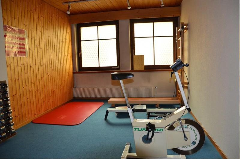 Hotel Loewen Lungern Bagian luar foto